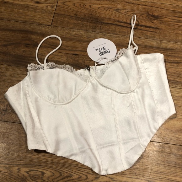 ▪️ Princess Polly | NWT Wendell Top - Picture 3 of 7